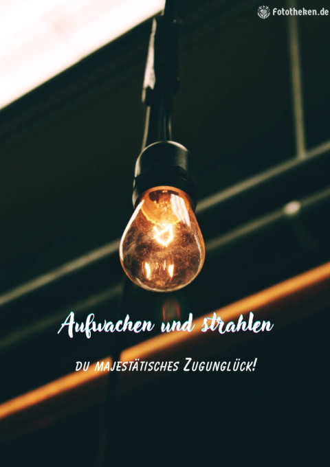 Aufwachen und strahlen, du majestätisches Zugunglück!