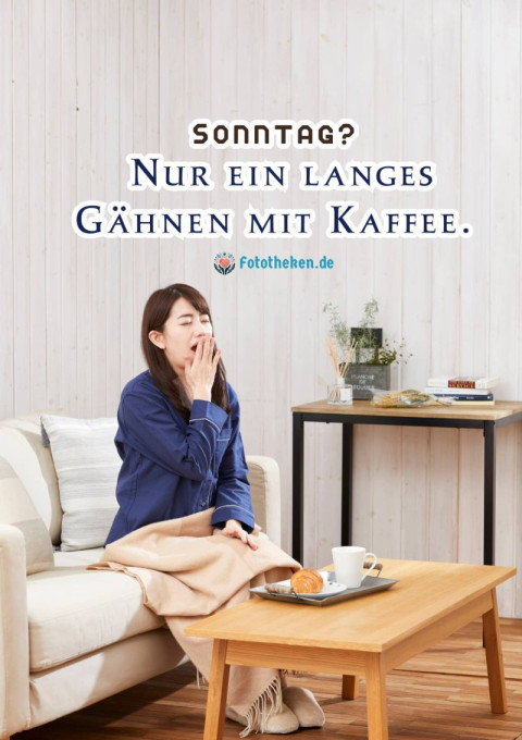 Sonntag Nur ein langes Gähnen mit Kaffee